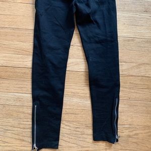 Gap Black Pull On Leggings with Zip Up Ankles